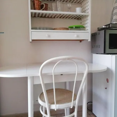 Chambre Entree Privee Dans Grande Maison בית אירוח קסטרה